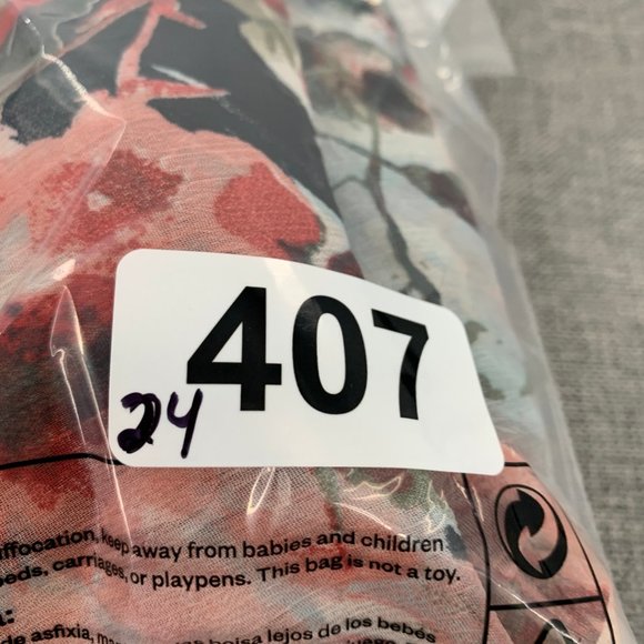 iZ BYER Delicate Lightweight Blouse Semi Sheer Lace V-Neckline XS 3/4th‎ Sleeve - Picture 15 of 15